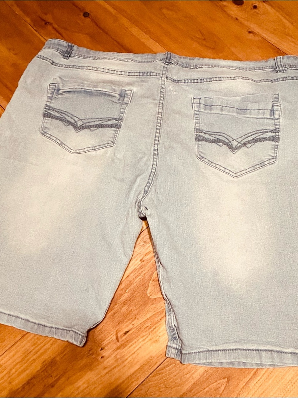 Huntington men’s Light Wash Denim Bermuda Shorts size 44